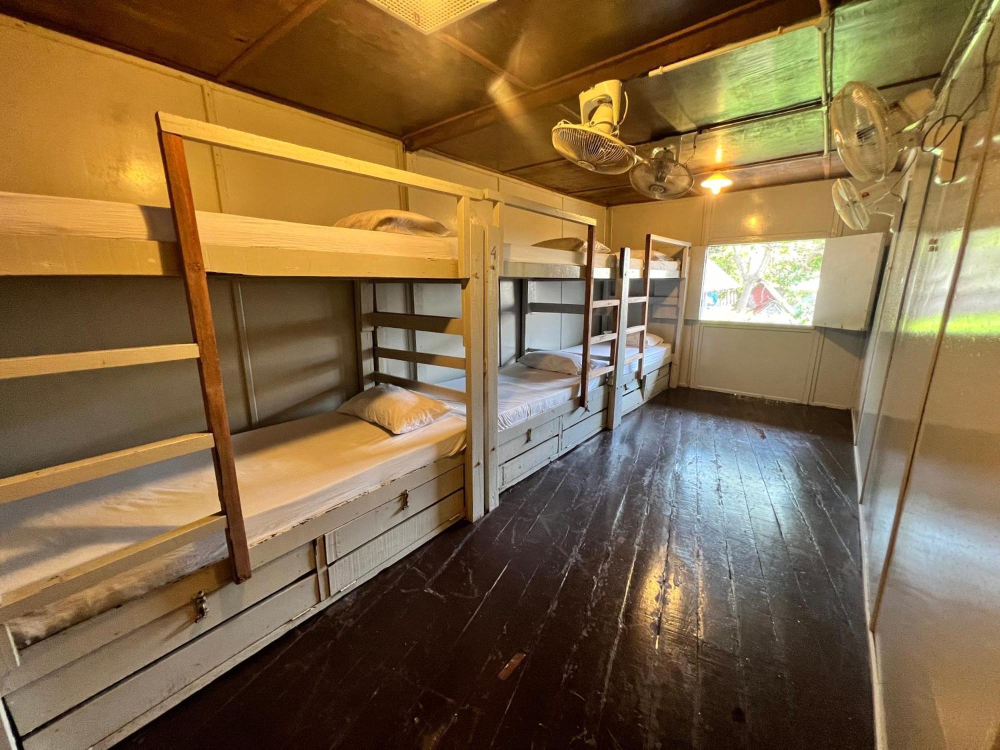Ohlala Guesthouse プルフンティアン島 エクステリア 写真